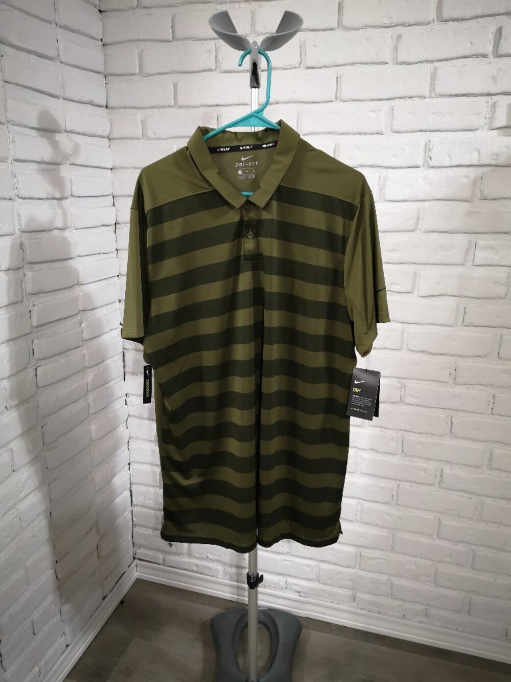 NWT Nike Golf Men's Size XL Standard Fit Green Striped Dri-Fit Polo